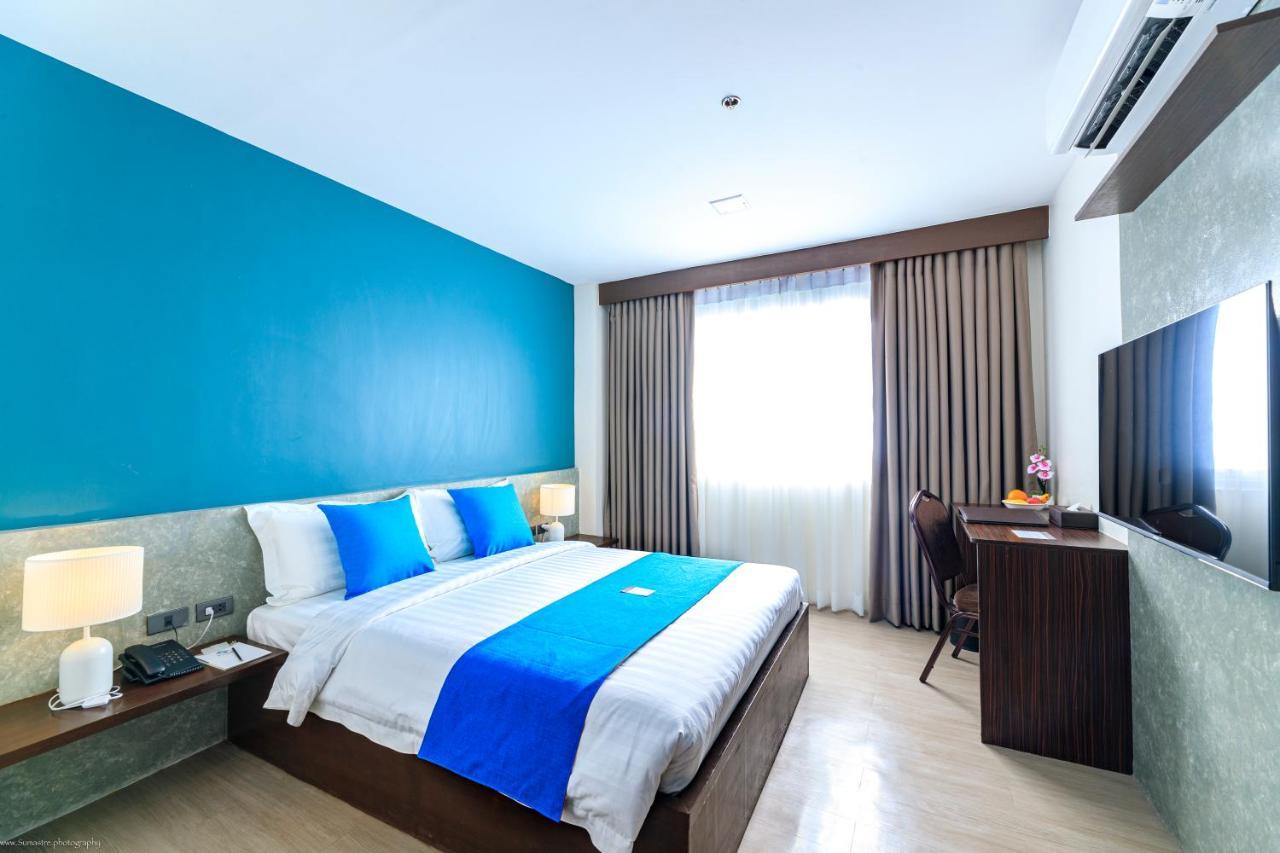 Fynn Boutique Hotel Bacoor Bagian luar foto