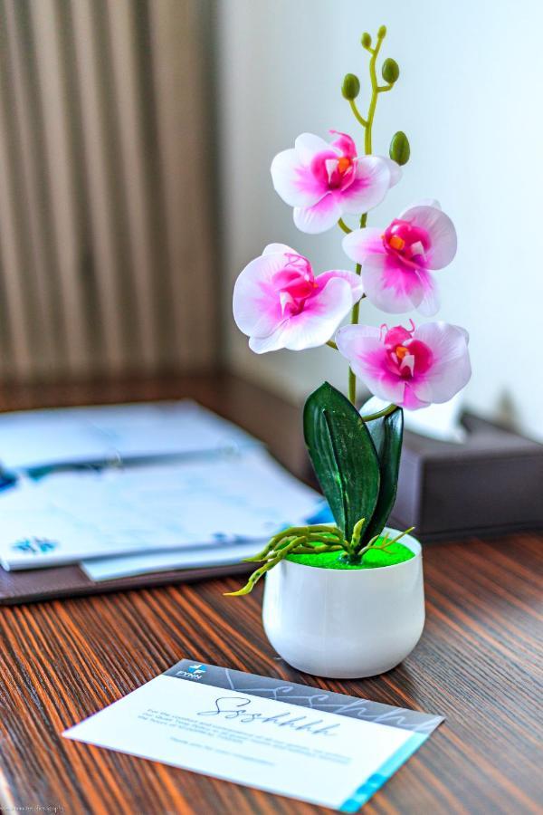 Fynn Boutique Hotel Bacoor Bagian luar foto