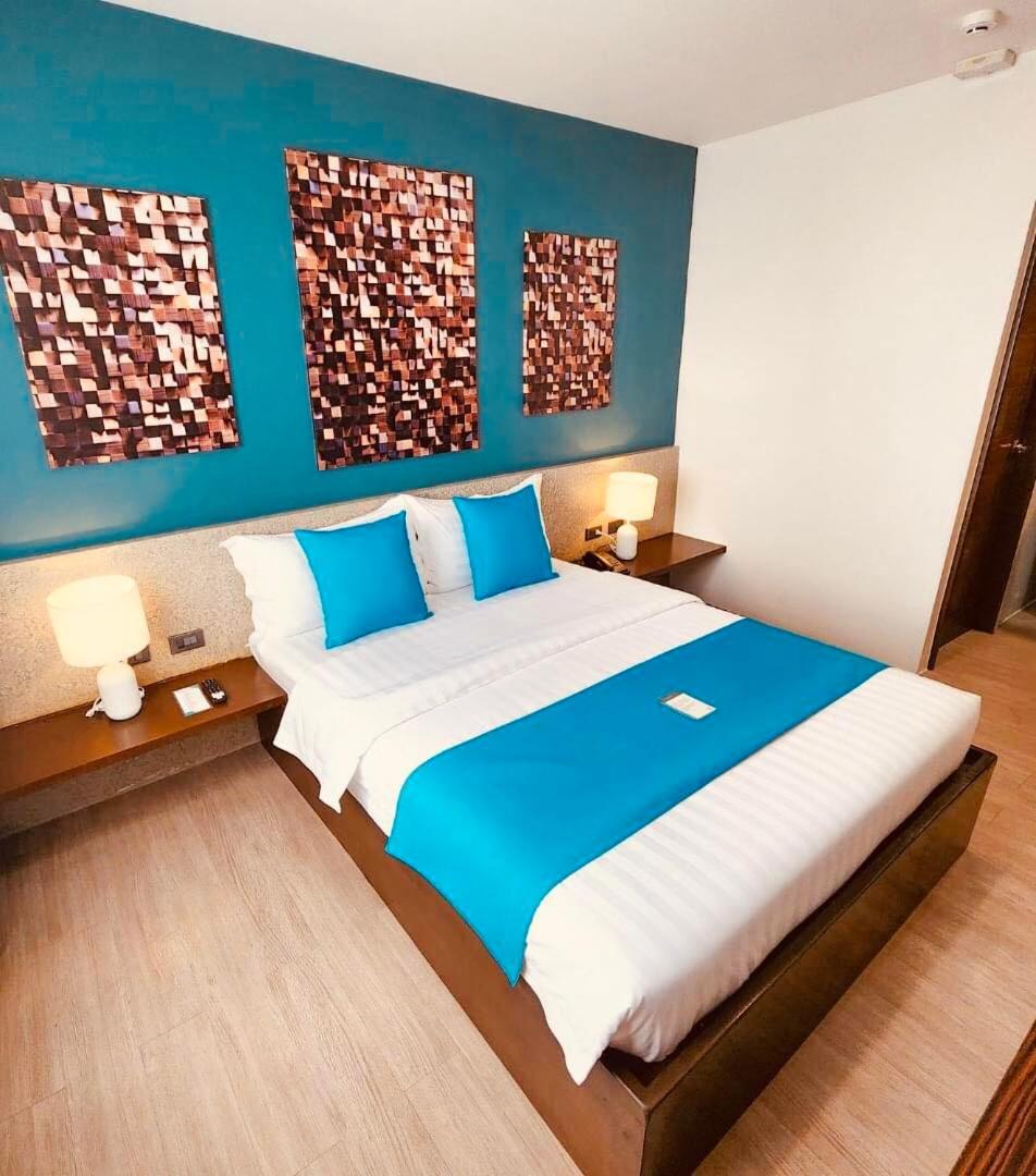 Fynn Boutique Hotel Bacoor Bagian luar foto